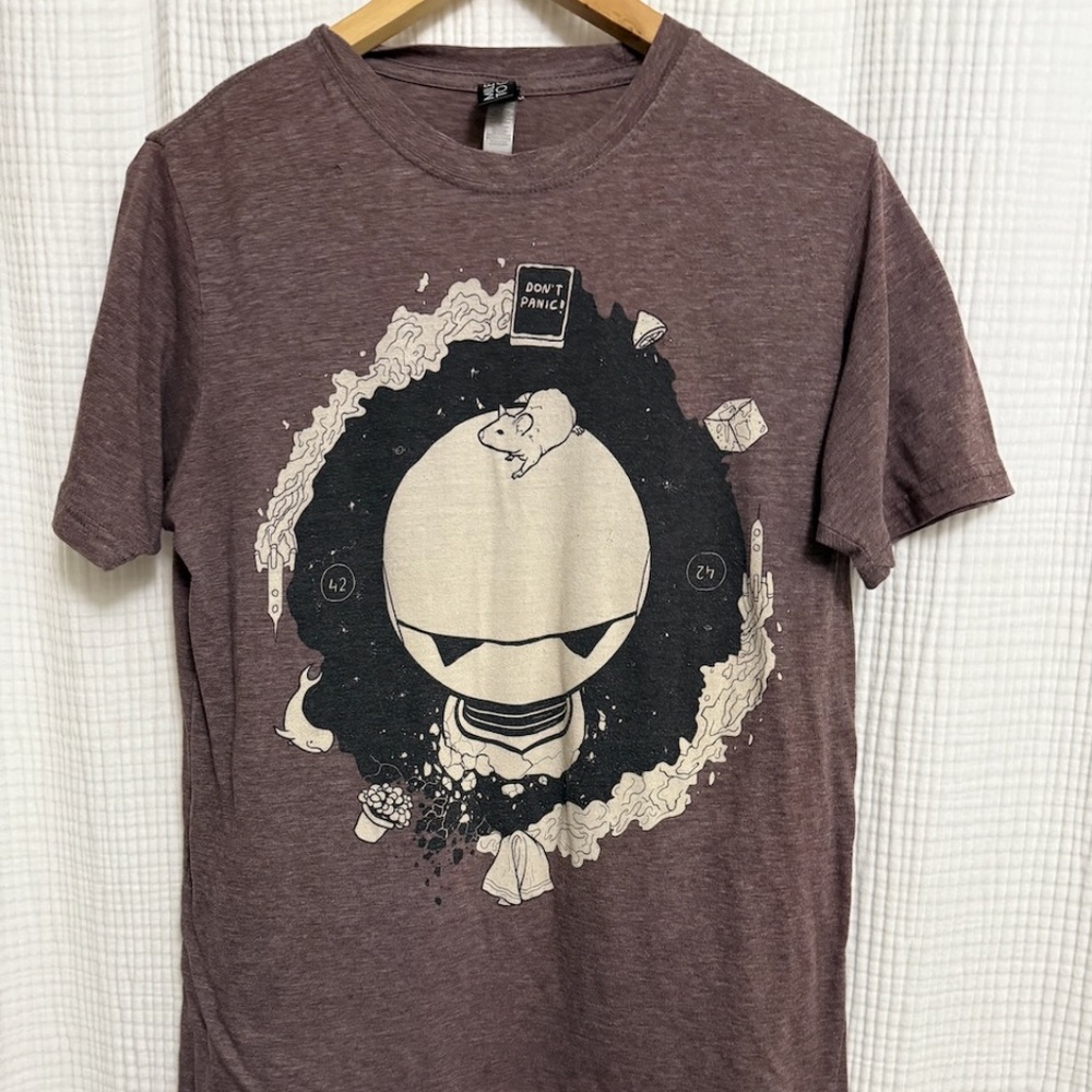 Douglas Adams Hitchhiker's Guide to the Galaxy T-shirt